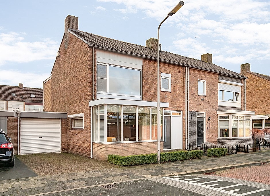 Foto Caspar Damstraat 30 #1